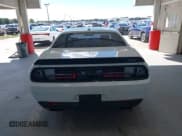 ✅ 2016 Dodge Challenger SRT Hellcat • VIN: 2C3CDZC99GH200224 • Lot: 43442618. Wystawiony na IAAI z przebiegiem 56 715 mil. Bezpłatny archiwum sprzedaży aukcyjnych z USA i szczegółowy raport historii pojazdu na DreamBid. Zdjęcie 17.