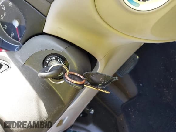 ✅ 2010 Hyundai Accent GLS • VIN: KMHCN4AC4AU502272 • Лот: 40813601. Опубликован ранее на IAAI с пробегом 181 134 миль. Бесплатный доступ к архиву аукционных продаж из США и подробный отчёт об истории автомобиля на DreamBid. Изображение 11.