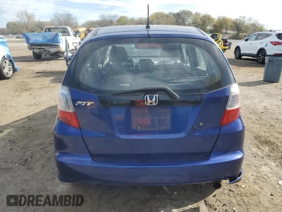 ✅ 2010 Honda Fit • VIN: JHMGE8H23AS023717 • Lot: 91311355. Wystawiony na Copart z przebiegiem 115 571 mil. Bezpłatny archiwum sprzedaży aukcyjnych z USA i szczegółowy raport historii pojazdu na DreamBid. Zdjęcie 6.