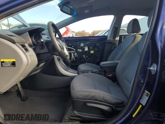 ✅ 2013 Hyundai Elantra Limited • VIN: 5NPDH4AE1DH269774 • Lot: 89862705. Listed on Copart with 92,662 mi. Free auction sales archive from the USA and detailed vehicle history report at DreamBid. Image 7.