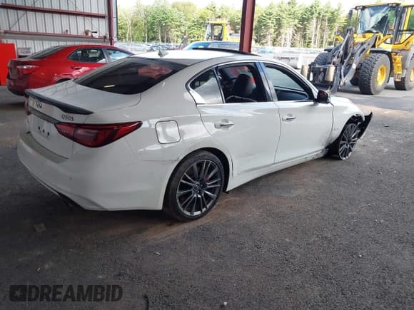 ✅ 2018 Infiniti Q50 Red Sport 400 • VIN: JN1FV7ARXJM481728 • Lot: 42982881. Wystawiony na IAAI z przebiegiem 50 981 mil. Bezpłatny archiwum sprzedaży aukcyjnych z USA i szczegółowy raport historii pojazdu na DreamBid. Zdjęcie 4.