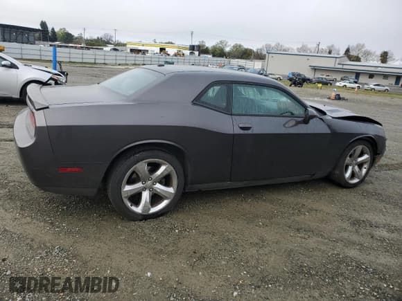 ✅ 2013 Dodge Challenger SXT • VIN: 2C3CDYAG0DH649377 • Lot: 49311435. Wystawiony na Copart z przebiegiem 174 087 mil. Bezpłatny archiwum sprzedaży aukcyjnych z USA i szczegółowy raport historii pojazdu na DreamBid. Zdjęcie 3.