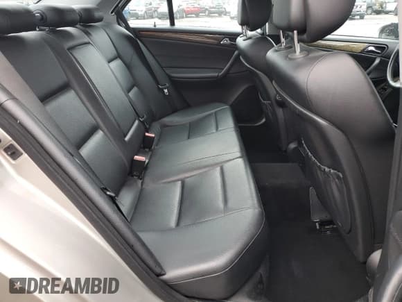 ✅ 2007 Mercedes-Benz C 230 Sport • VIN: WDBRF52H17A951929 • Lot: 85420775. Wystawiony na Copart z przebiegiem 89 046 mil. Bezpłatny archiwum sprzedaży aukcyjnych z USA i szczegółowy raport historii pojazdu na DreamBid. Zdjęcie 10.