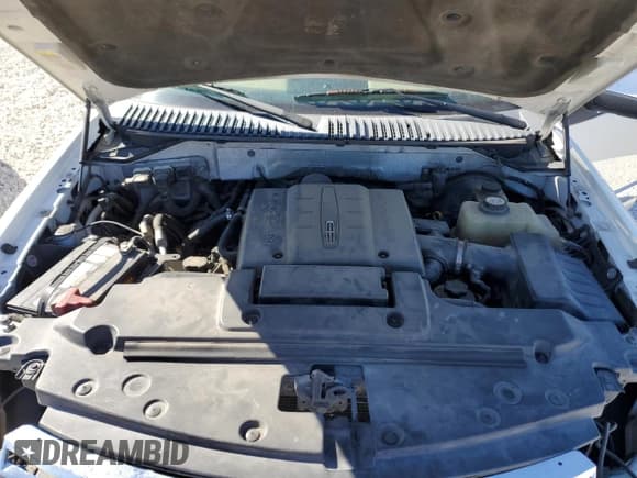 ✅ 2008 Lincoln Navigator • VIN: 5LMFL27548LJ13015 • Lot: 41425905. Listed on Copart with 205,408 mi. Free auction sales archive from the USA and detailed vehicle history report at DreamBid. Image 12.