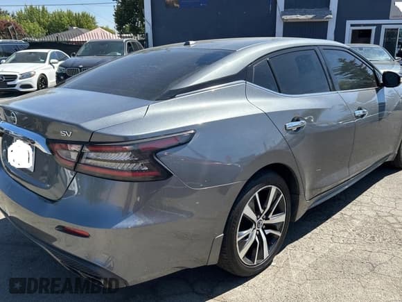 ✅ 2019 Nissan Maxima Platinum • VIN: 1N4AA6AV9KC360826 • Lot: 71081625. Wystawiony na Copart z przebiegiem 120 786 mil. Bezpłatny archiwum sprzedaży aukcyjnych z USA i szczegółowy raport historii pojazdu na DreamBid. Zdjęcie 4.