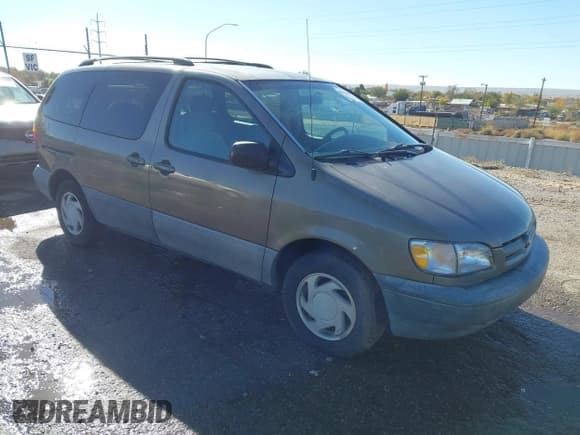 ✅ 1999 Toyota Sienna LE • VIN: 4T3ZF13C5XU149740 • Лот: 43611197. Опубликован ранее на IAAI с пробегом 203 045 миль. Бесплатный доступ к архиву аукционных продаж из США и подробный отчёт об истории автомобиля на DreamBid. Изображение 1.