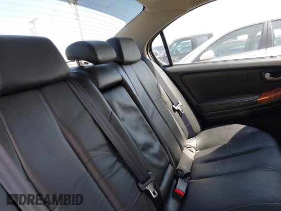 ✅ 2003 Infiniti I35 Luxury • VIN: JNKDA31A23T117216 • Lot: 41870918. Wystawiony na IAAI z przebiegiem 126 840 mil. Bezpłatny archiwum sprzedaży aukcyjnych z USA i szczegółowy raport historii pojazdu na DreamBid. Zdjęcie 8.