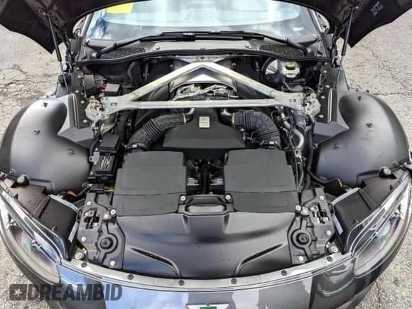 ✅ 2019 Aston Martin Vantage • VIN: SCFSMGAW4KGN01431 • Lot: 90390615. Wystawiony na Copart z przebiegiem 9 949 mil. Bezpłatny archiwum sprzedaży aukcyjnych z USA i szczegółowy raport historii pojazdu na DreamBid. Zdjęcie 7.