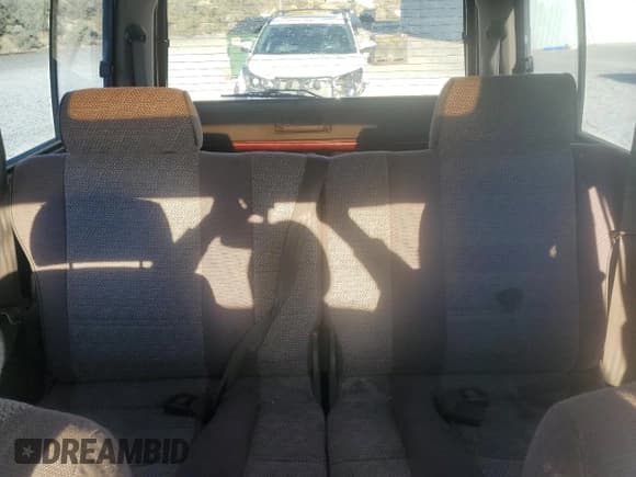 ✅ 1992 Toyota Land Cruiser • VIN: JT3FJ80W2N0041302 • Lot: 85180595. Listed on Copart with 1,347,448 mi. Free auction sales archive from the USA and detailed vehicle history report at DreamBid. Image 10.