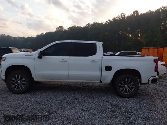 ✅ 2020 Chevrolet Silverado 1500 RST • VIN: 3GCUYEET9LG110801 • Lot: 43146146. Listed on IAAI with 145,879 mi. Free auction sales archive from the USA and detailed vehicle history report at DreamBid. Image 14.
