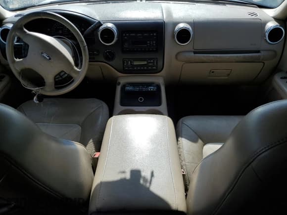 ✅ 2004 Ford Expedition Eddie Bauer • VIN: 1FMPU18L84LB04971 • Lot: 60766145. Listed on Copart with 247,794 mi. Free auction sales archive from the USA and detailed vehicle history report at DreamBid. Image 8.