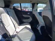 ✅ 2020 Volvo XC40 Momentum • VIN: YV4162UK5L2241262 • Lot: 42893551. Listed on IAAI with 47,380 mi. Free auction sales archive from the USA and detailed vehicle history report at DreamBid. Image 8.