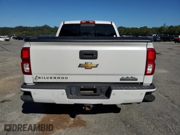 ✅ 2016 Chevrolet Silverado 1500 High Country • VIN: 3GCUKTEC8GG166496 • Lot: 82639825. Wystawiony na Copart z przebiegiem 109 946 mil. Bezpłatny archiwum sprzedaży aukcyjnych z USA i szczegółowy raport historii pojazdu na DreamBid. Zdjęcie 6.