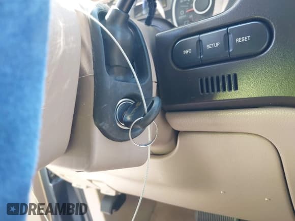 ✅ 2005 Ford Expedition Eddie Bauer • VIN: 1FMFU17535LB08135 • Лот: 42425563. Опубликован ранее на IAAI с пробегом 185 322 миль. Бесплатный доступ к архиву аукционных продаж из США и подробный отчёт об истории автомобиля на DreamBid. Изображение 11.