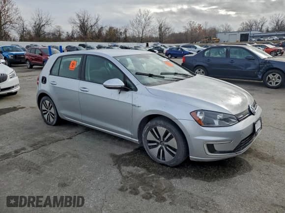 ✅ 2016 Volkswagen Golf SE • VIN: WVWKP7AU0GW914514 • Lot: 94174835. Wystawiony na Copart z przebiegiem 143 211 mil. Bezpłatny archiwum sprzedaży aukcyjnych z USA i szczegółowy raport historii pojazdu na DreamBid. Zdjęcie 4.