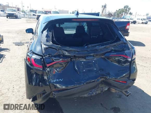 ✅ 2025 Honda HR-V Sport • VIN: 3CZRZ1H51SM709503 • Lot: 43271613. Listed on IAAI with 4,808 mi. Free auction sales archive from the USA and detailed vehicle history report at DreamBid. Image 6.