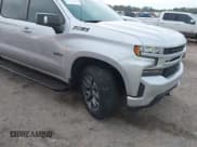 ✅ 2020 Chevrolet Silverado 1500 RST • VIN: 3GCUYEED9LG398957 • Lot: 40698196. Wystawiony na IAAI z przebiegiem 17 043 mil. Bezpłatny archiwum sprzedaży aukcyjnych z USA i szczegółowy raport historii pojazdu na DreamBid. Zdjęcie 1.