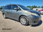 ✅ 2013 Toyota Sienna XLE AAS • VIN: 5TDYK3DC2DS378472 • Lot: 71878925. Wystawiony na Copart z przebiegiem 120 857 mil. Bezpłatny archiwum sprzedaży aukcyjnych z USA i szczegółowy raport historii pojazdu na DreamBid. Zdjęcie 4.