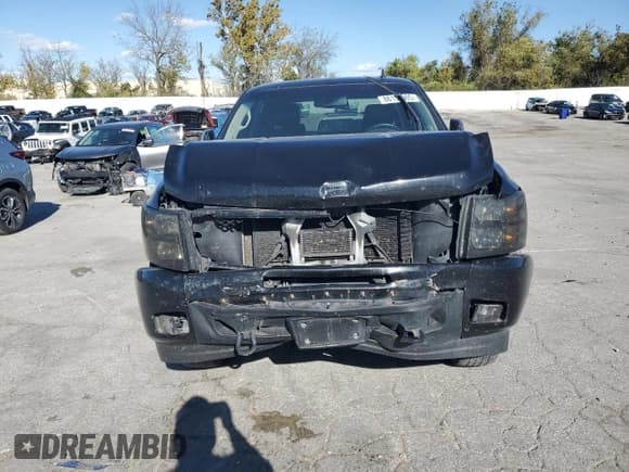✅ 2011 Chevrolet Silverado 1500 LTZ • VIN: 3GCPKTE33BG373819 • Lot: 86156505. Wystawiony na Copart z przebiegiem 191 132 mil. Bezpłatny archiwum sprzedaży aukcyjnych z USA i szczegółowy raport historii pojazdu na DreamBid. Zdjęcie 5.