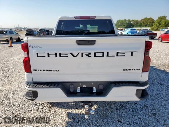 ✅ 2023 Chevrolet Silverado 1500 Custom • VIN: 1GCPABEK0PZ139861 • Lot: 71913635. Wystawiony na Copart z przebiegiem 43 641 mil. Bezpłatny archiwum sprzedaży aukcyjnych z USA i szczegółowy raport historii pojazdu na DreamBid. Zdjęcie 6.
