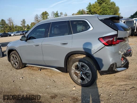 ✅ 2024 BMW X1 xDrive28i • VIN: WBX73EF07R5013308 • Лот: 81693645. Опубликован ранее на Copart с пробегом 8 373 миль. Бесплатный доступ к архиву аукционных продаж из США и подробный отчёт об истории автомобиля на DreamBid. Изображение 2.