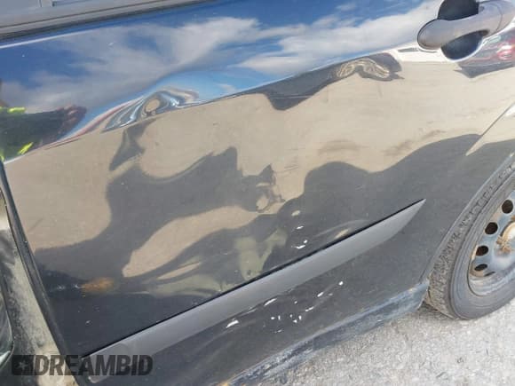 ✅ 2003 Ford Focus LX • VIN: 1FAFP33P53W180521 • Lot: 43639979. Wystawiony na IAAI z przebiegiem 102 163 mil. Bezpłatny archiwum sprzedaży aukcyjnych z USA i szczegółowy raport historii pojazdu na DreamBid. Zdjęcie 6.