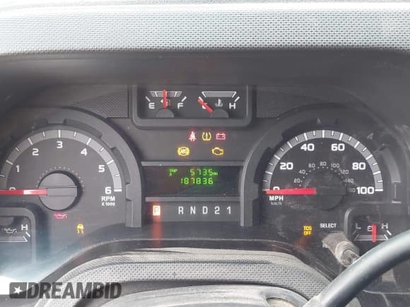 ✅ 2013 Ford Econoline Cargo Commercial • VIN: 1FTNE2EW8DDB16691 • Lot: 43536877. Wystawiony na IAAI z przebiegiem 187 836 mil. Bezpłatny archiwum sprzedaży aukcyjnych z USA i szczegółowy raport historii pojazdu na DreamBid. Zdjęcie 7.