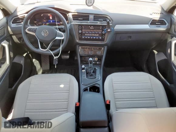 ✅ 2024 Volkswagen Tiguan S • VIN: 3VVRB7AX3RM200419 • Лот: 81938995. Опубликован ранее на Copart с пробегом 12 068 миль. Бесплатный доступ к архиву аукционных продаж из США и подробный отчёт об истории автомобиля на DreamBid. Изображение 8.