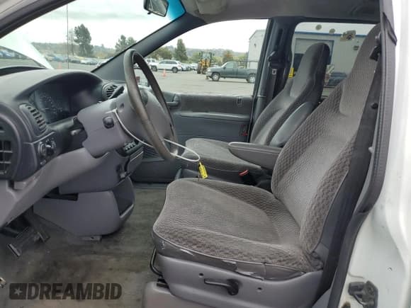 ✅ 2000 Dodge Caravan SE • VIN: 2B4GP44GXYR589372 • Лот: 82296735. Опубликован ранее на Copart с пробегом 276 759 миль. Бесплатный доступ к архиву аукционных продаж из США и подробный отчёт об истории автомобиля на DreamBid. Изображение 7.