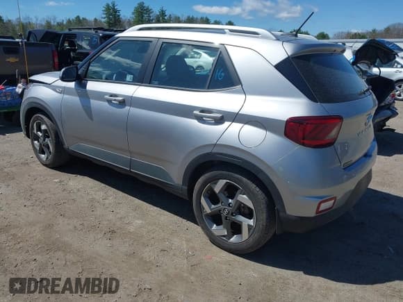 ✅ 2024 Hyundai Venue Limited • VIN: KMHRC8A33RU326558 • Lot: 42154625. Listed on IAAI with 7,151 mi. Free auction sales archive from the USA and detailed vehicle history report at DreamBid. Image 3.
