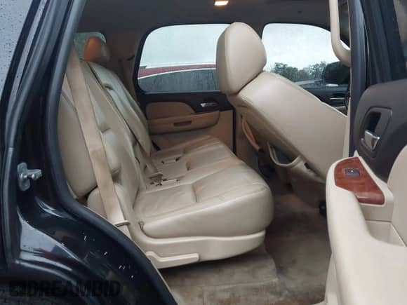 2007 Chevrolet Tahoe LTZ с VIN 1GNFK13007J126571, выставлен на аукционе IAAI как лот 43396515 с пробегом 240 070 миль миль и . История ставок и продаж доступна на DreamBid. Изображение 8.