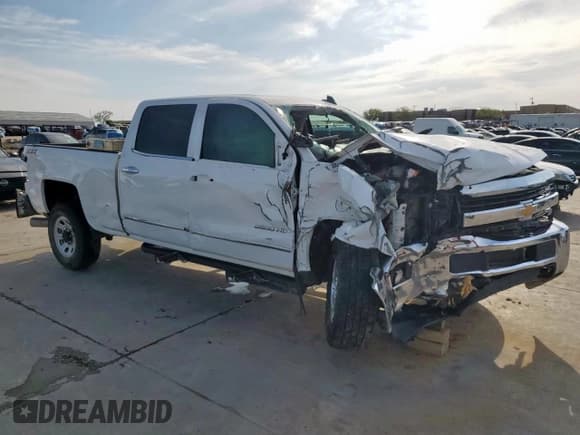 ✅ 2015 Chevrolet Silverado 2500HD LTZ • VIN: 1GC1KWE86FF636508 • Lot: 48467105. Wystawiony na Copart z przebiegiem Nie podano. Bezpłatny archiwum sprzedaży aukcyjnych z USA i szczegółowy raport historii pojazdu na DreamBid. Zdjęcie 4.