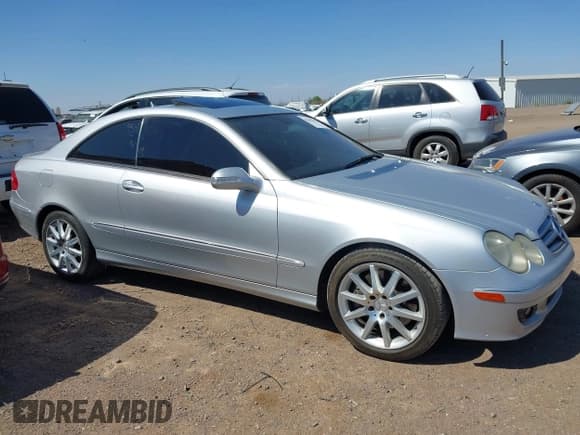 ✅ 2007 Mercedes-Benz CLK 350 • VIN: WDBTJ56H07F205571 • Lot: 42442451. Listed on IAAI with 306,340 mi. Free auction sales archive from the USA and detailed vehicle history report at DreamBid. Image 1.