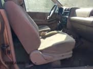 ✅ 2001 Isuzu Rodeo S • VIN: 4S2CK58W714300131 • Lot: 42993854. Wystawiony na IAAI z przebiegiem 332 181 mil. Bezpłatny archiwum sprzedaży aukcyjnych z USA i szczegółowy raport historii pojazdu na DreamBid. Zdjęcie 5.