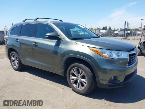 ✅ 2014 Toyota Highlander XLE • VIN: 5TDKKRFH2ES012059 • Lot: 42887594. Wystawiony na IAAI z przebiegiem 142 169 mil. Bezpłatny archiwum sprzedaży aukcyjnych z USA i szczegółowy raport historii pojazdu na DreamBid. Zdjęcie 13.