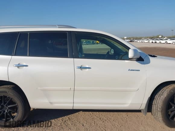 ✅ 2009 Toyota Highlander Limited • VIN: JTEES42AX92148375 • Лот: 43199062. Опубликован ранее на IAAI с пробегом 255 529 миль. Бесплатный доступ к архиву аукционных продаж из США и подробный отчёт об истории автомобиля на DreamBid. Изображение 12.