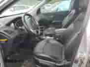 2013 Hyundai Tucson GLS z VIN KM8JU3AC8DU550995, wystawiony jako Copart lot #70293494 z przebiegiem 175 354 mil mil oraz Szkoda całkowita • Salvage title. Historia ofert i sprzedaży dostępna na DreamBid. Obrazek 7.