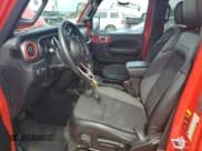 ✅ 2020 Jeep Wrangler Unlimited Sport Altitude • VIN: 1C4HJXDG2LW206079 • Lot: 59040695. Wystawiony na Copart z przebiegiem 77 917 mil. Bezpłatny archiwum sprzedaży aukcyjnych z USA i szczegółowy raport historii pojazdu na DreamBid. Zdjęcie 7.