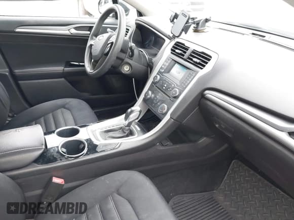 ✅ 2013 Ford Fusion SE • VIN: 3FA6P0HR3DR241149 • Lot: 43635203. Listed on IAAI with 205,008 mi. Free auction sales archive from the USA and detailed vehicle history report at DreamBid. Image 5.