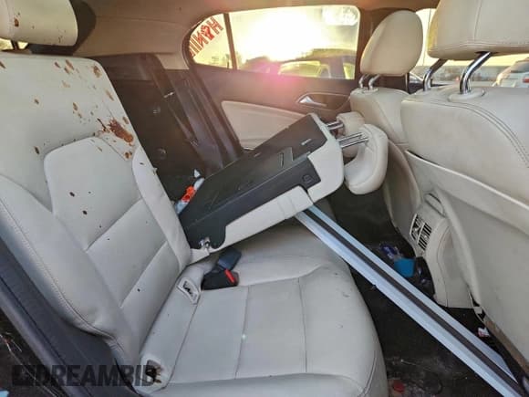 ✅ 2018 Mercedes-Benz GLA 250 • VIN: WDCTG4EB5JJ406789 • Lot: 96003115. Wystawiony na Copart z przebiegiem 132 879 mil. Bezpłatny archiwum sprzedaży aukcyjnych z USA i szczegółowy raport historii pojazdu na DreamBid. Zdjęcie 10.