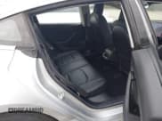 ✅ 2018 Tesla Model 3 Long Range Battery • VIN: 5YJ3E1EA6JF007897 • Lot: 43681611. Wystawiony na IAAI z przebiegiem 50 442 mil. Bezpłatny archiwum sprzedaży aukcyjnych z USA i szczegółowy raport historii pojazdu na DreamBid. Zdjęcie 8.