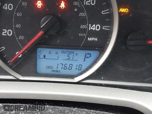 ✅ 2015 Toyota RAV4 LE • VIN: 2T3BFREV5FW385351 • Lot: 42018128. Listed on IAAI with 176,818 mi. Free auction sales archive from the USA and detailed vehicle history report at DreamBid. Image 15.