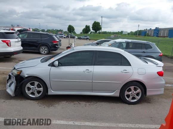 ✅ 2013 Toyota Corolla L • VIN: 5YFBU4EE4DP089706 • Lot: 42520898. Listed on IAAI with 115,510 mi. Free auction sales archive from the USA and detailed vehicle history report at DreamBid. Image 14.