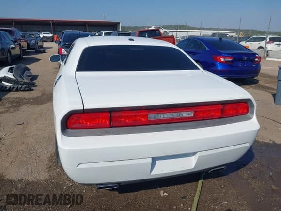 ✅ 2011 Dodge Challenger • VIN: 2B3CJ4DG9BH588196 • Lot: 43375914. Wystawiony na IAAI z przebiegiem 191 361 mil. Bezpłatny archiwum sprzedaży aukcyjnych z USA i szczegółowy raport historii pojazdu na DreamBid. Zdjęcie 17.