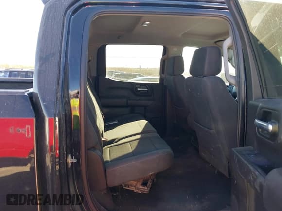 ✅ 2022 Chevrolet Silverado 1500 Custom • VIN: 3GCPABEK8NG527448 • Lot: 41143186. Wystawiony na IAAI z przebiegiem 60 991 mil. Bezpłatny archiwum sprzedaży aukcyjnych z USA i szczegółowy raport historii pojazdu na DreamBid. Zdjęcie 8.