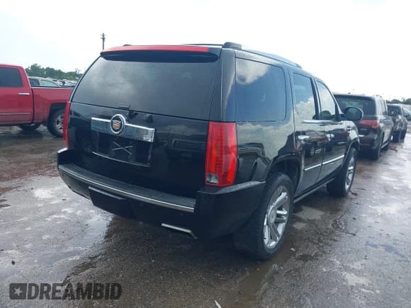✅ 2014 Cadillac Escalade Platinum • VIN: 1GYS4DEF7ER118044 • Лот: 42489574. Опубликован ранее на IAAI с пробегом 103 656 миль. Бесплатный доступ к архиву аукционных продаж из США и подробный отчёт об истории автомобиля на DreamBid. Изображение 4.