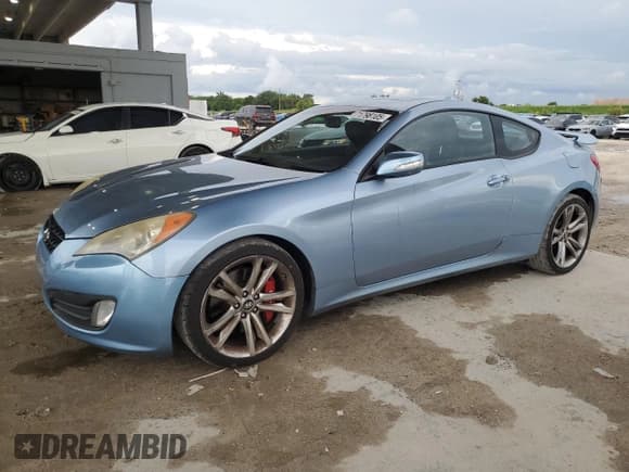 ✅ 2010 Hyundai Genesis Coupe Grand Touring • VIN: KMHHU6KH2AU020592 • Lot: 71798105. Listed on Copart with 55,299 mi. Free auction sales archive from the USA and detailed vehicle history report at DreamBid. Image 1.