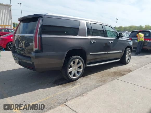 ✅ 2015 Cadillac Escalade ESV Luxury • VIN: 1GYS4SKJXFR747960 • Lot: 42202339. Wystawiony na IAAI z przebiegiem 76 200 mil. Bezpłatny archiwum sprzedaży aukcyjnych z USA i szczegółowy raport historii pojazdu na DreamBid. Zdjęcie 4.