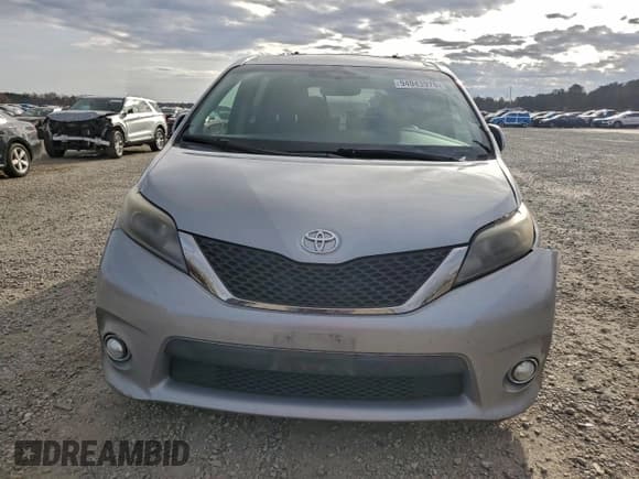 ✅ 2015 Toyota Sienna SE • VIN: 5TDXK3DC9FS644343 • Lot: 94043975. Listed on Copart with 168,322 mi. Free auction sales archive from the USA and detailed vehicle history report at DreamBid. Image 5.