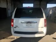 ✅ 2009 Chrysler Town & Country LX • VIN: 2A8HR44E99R527312 • Lot: 71852875. Listed on Copart with 180,975 mi. Free auction sales archive from the USA and detailed vehicle history report at DreamBid. Image 6.